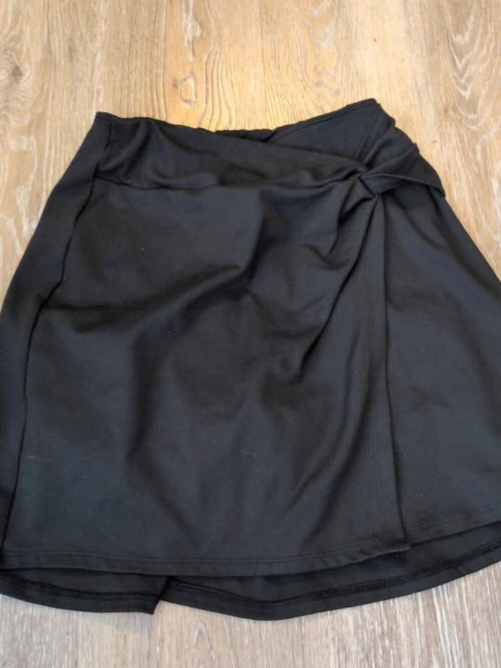 Gilly Hicks Recharge Skort size xs